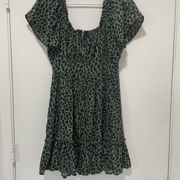 Mi Ami by Francesca’s Leopard Print Ruffled Flounce Mini Dress - Picture 4 of 10